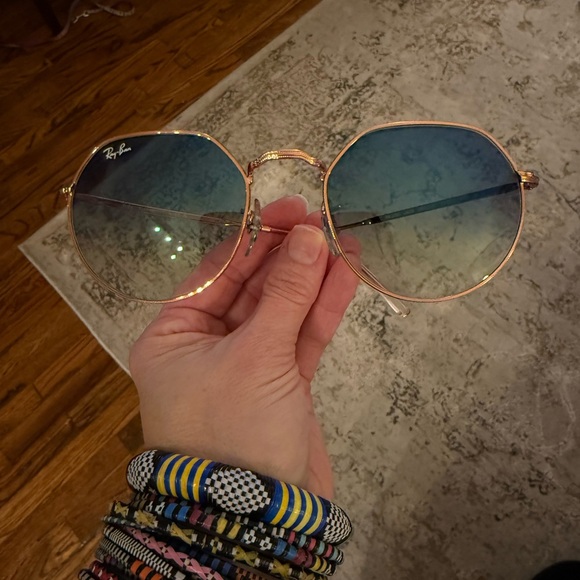 Ray-Bans Sunglasses - Picture 7 of 9